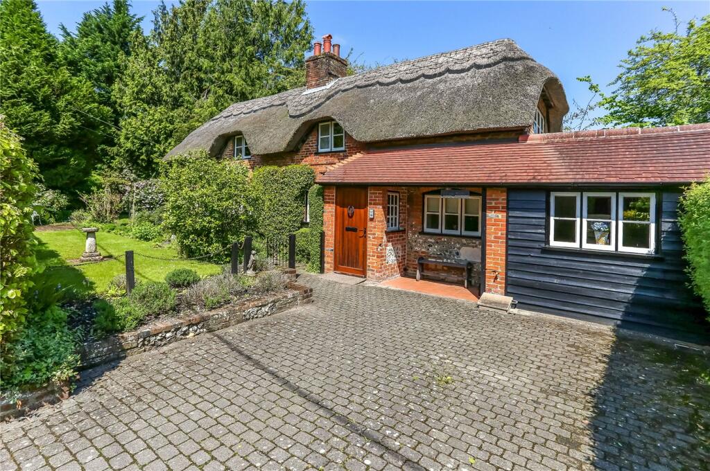 3 bedroom detached house for sale in Dean Lane, Winchester, Hampshire, SO22