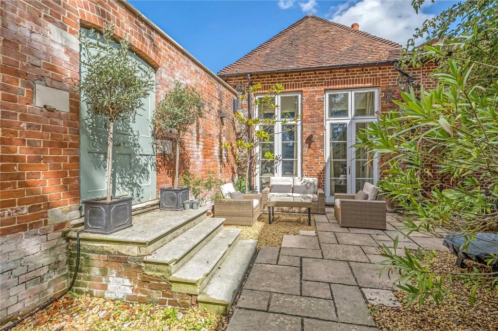 3 bedroom detached house for sale in St. Cross Road, St Cross