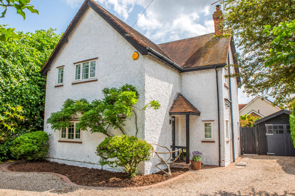 3 bedroom detached house for sale in Beehive Lane, Great Baddow, CM2