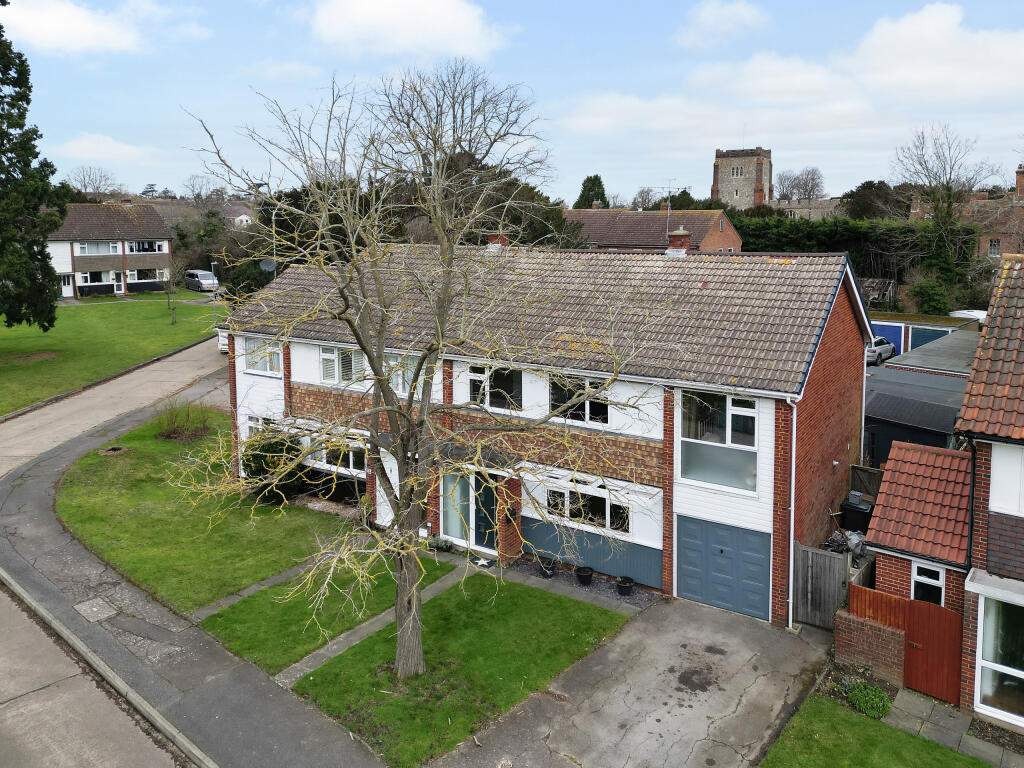 4 bedroom semidetached house for sale in The Priory, Writtle, CM1