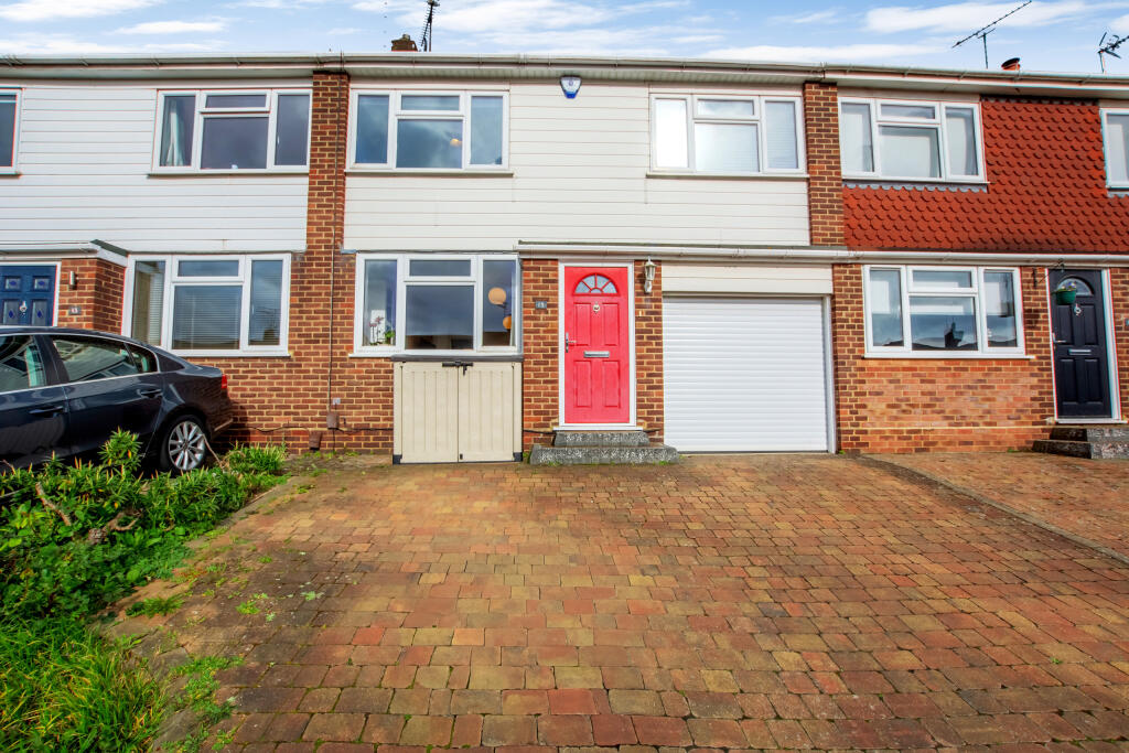 3 bedroom terraced house for sale in Hill View Road, Chelmsford, Essex, CM1