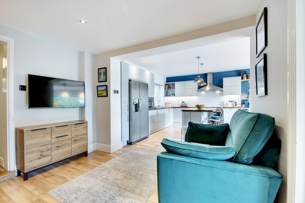Additional property image - Beehive Lane, Chelmsford
