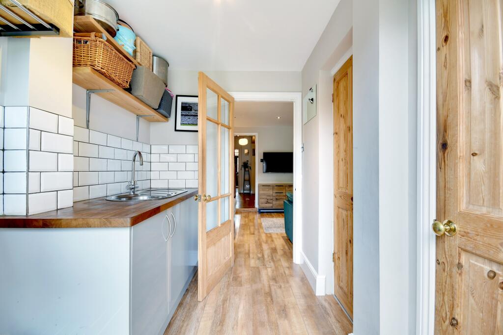 Additional property image - Beehive Lane, Chelmsford