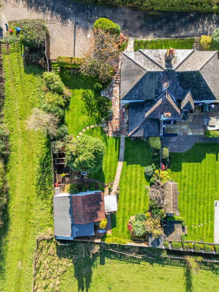 Additional property image - Coxtie Green Road, Pilgrims Hatch, Brentwood