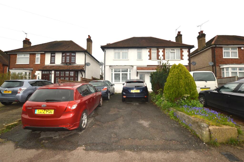 3 bedroom semidetached house for sale in Watford Road, Croxley Green, WD3