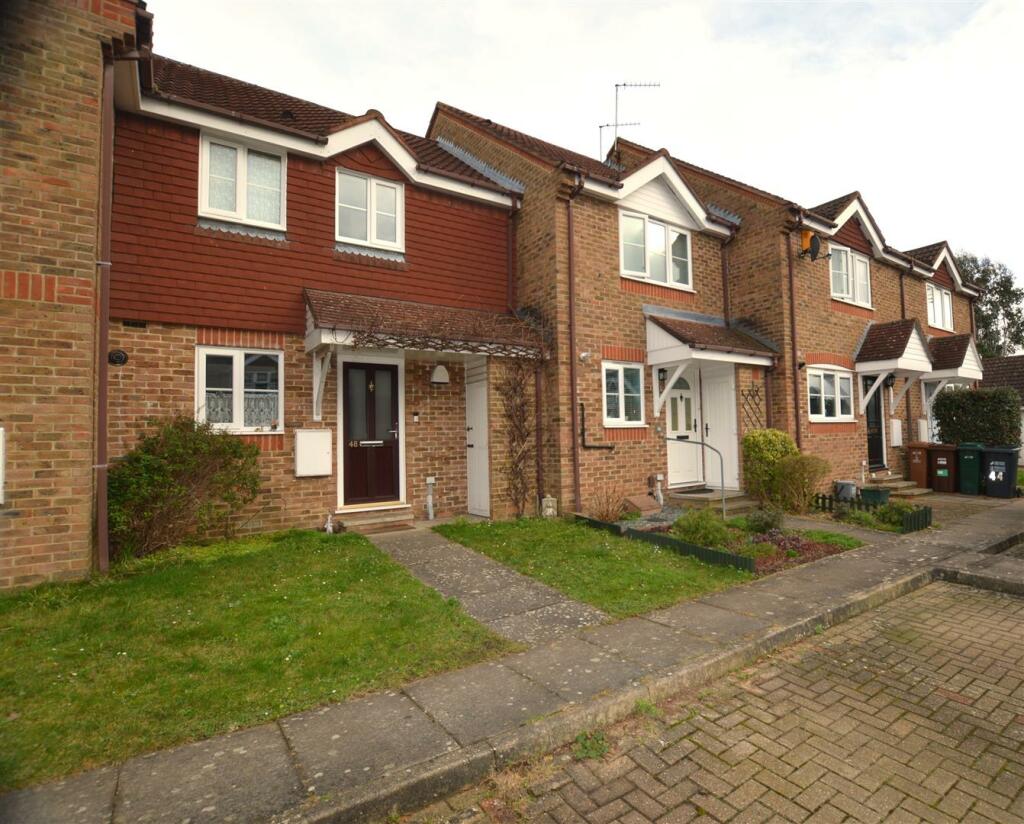 2 bedroom terraced house for sale in Manor Way, Croxley Green, WD3