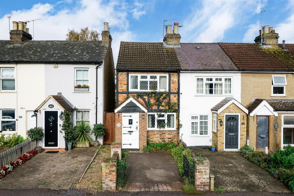 Main image of property: New Road, Croxley Green
