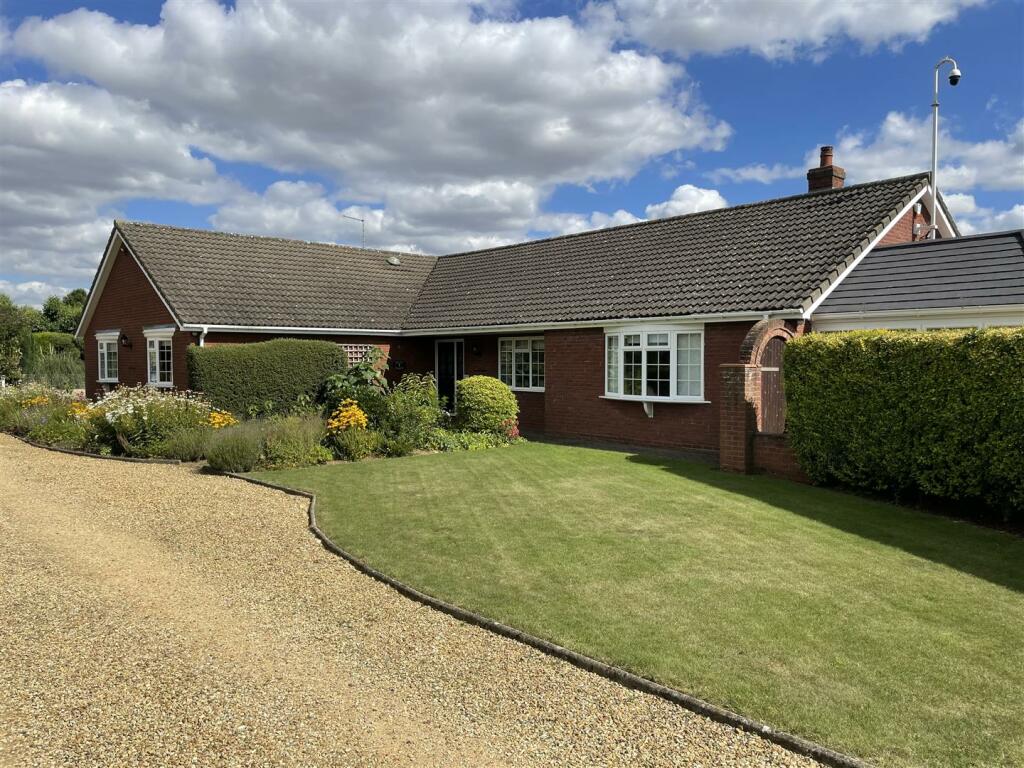 Bungalow for sale in Back Lane, Deeping St. James, Peterborough, PE6