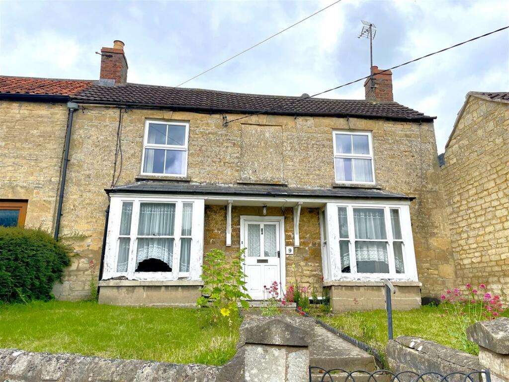 3 bedroom terraced house for sale in Pinfold Road, Castle Bytham