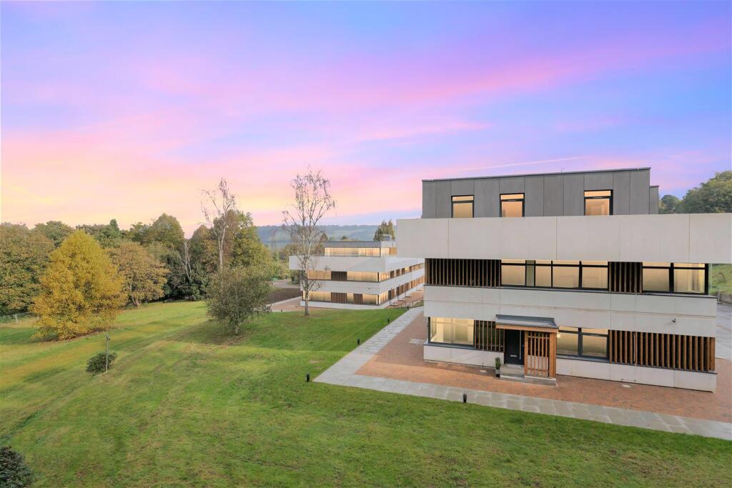 Main image of property: Hopewood Park, Deepdene Avenue