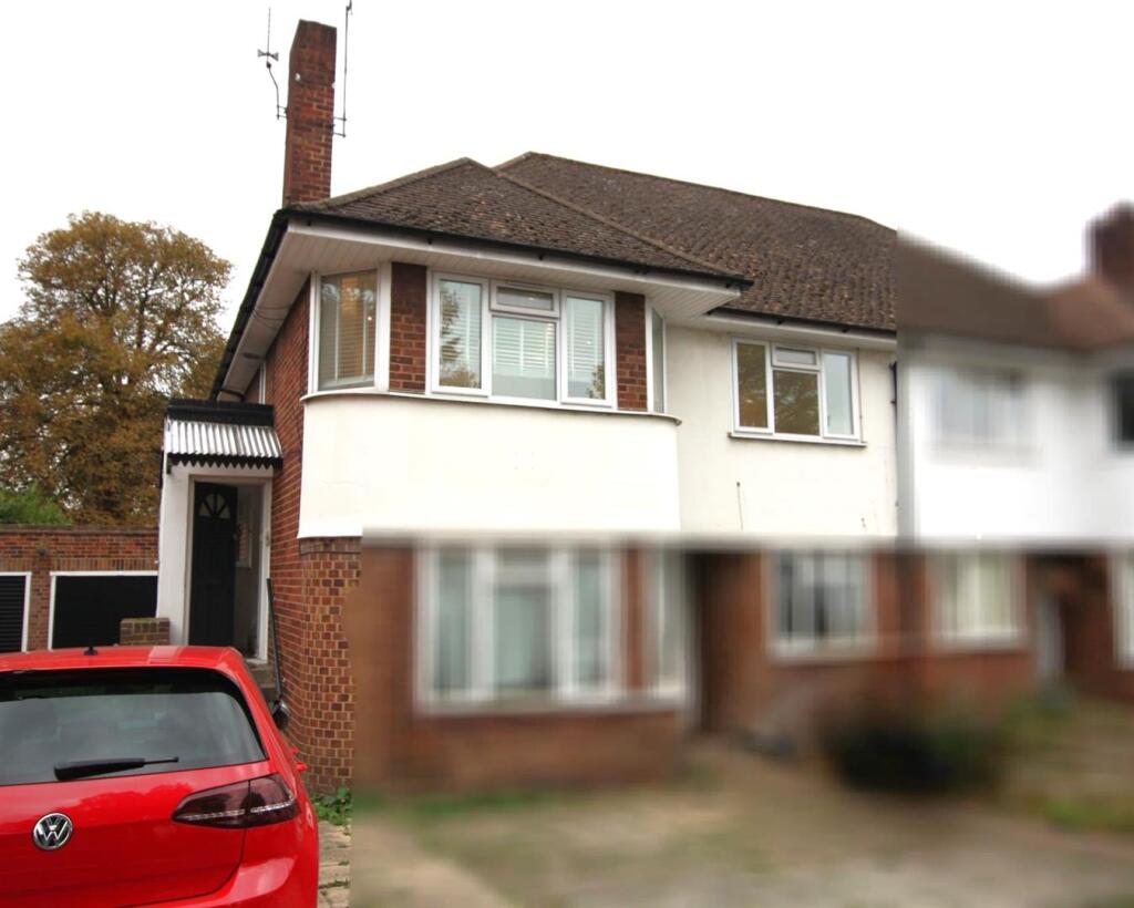 Main image of property: The Broadway, Thames Ditton