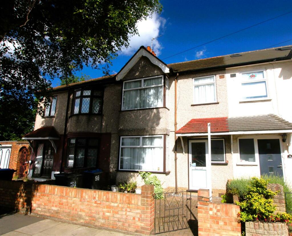 3 bedroom terraced house for rent in Caesars Walk, Mitcham, CR4