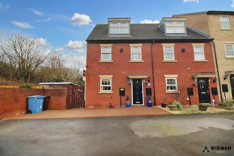3 bedroom semi-detached house for sale in Boothferry Park Halt, Hull, HU4