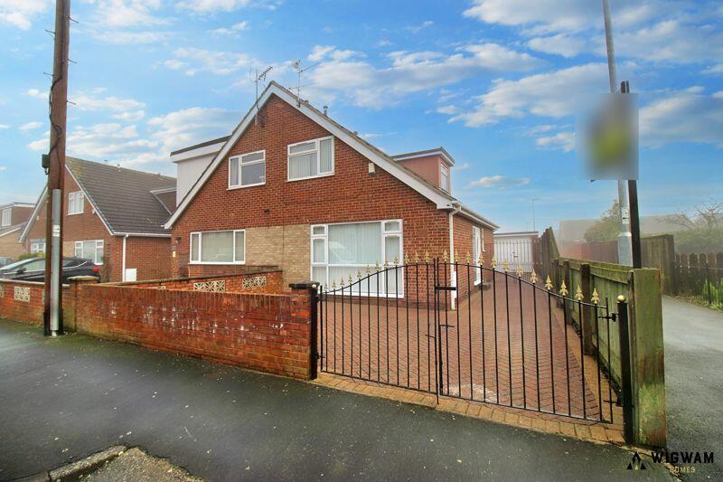 3 bedroom semidetached house for sale in Thorndale, Hull, HU7