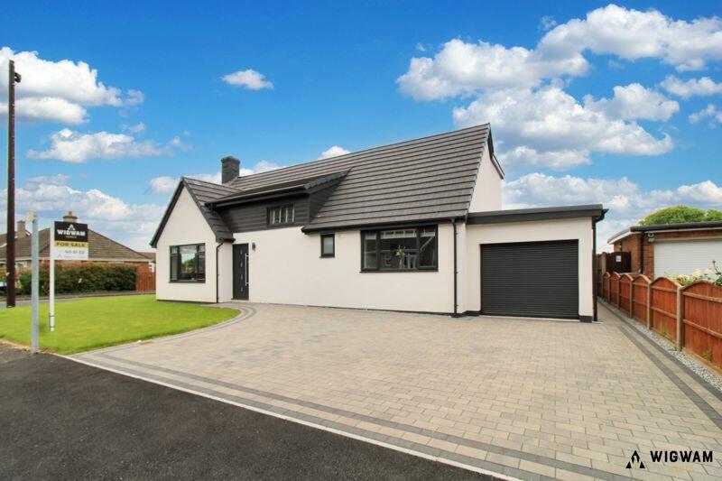 5 bedroom detached house for sale in The Dales, Cottingham, HU16