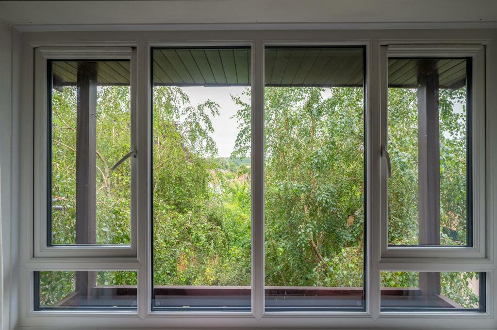 Additional property image - Chestnut Walk, Henley-In-Arden