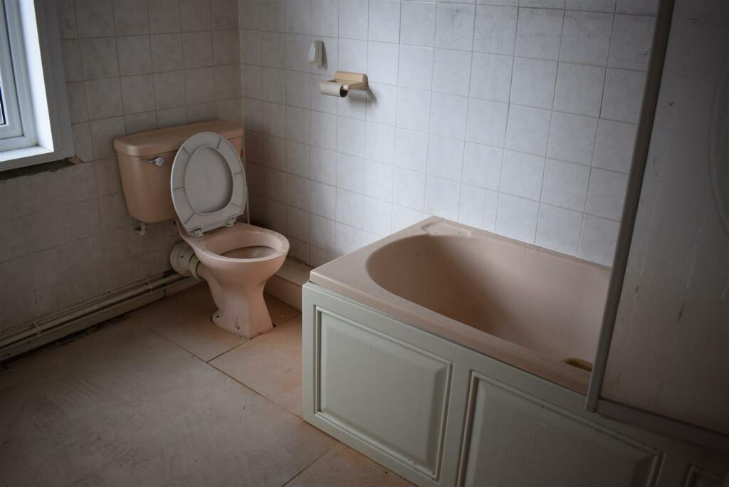 Additional property image - High Street, Henley-In-Arden
