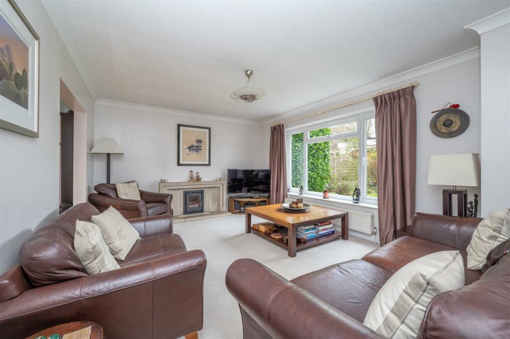 Additional property image - Trevelyan Close, Claverdon, Warwickshire