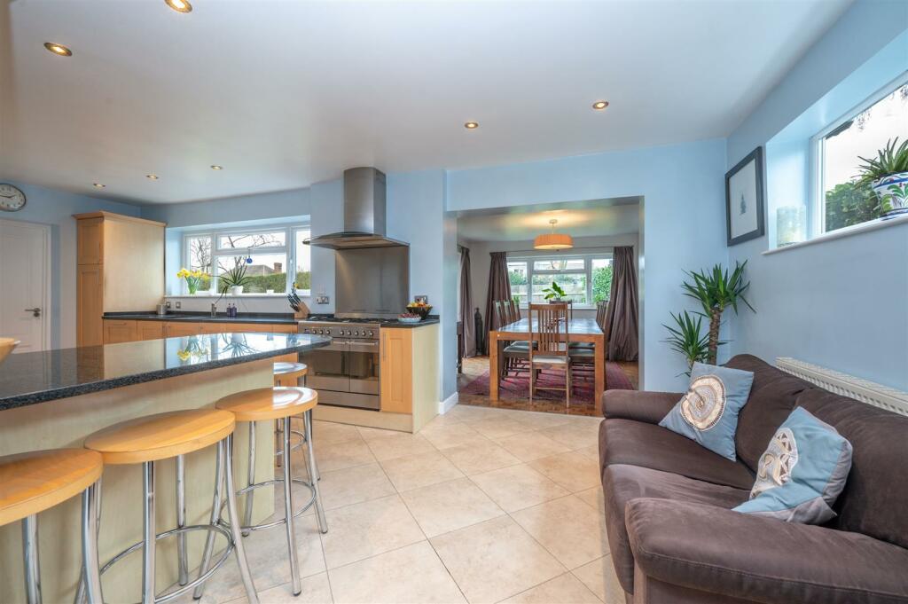 Additional property image - Trevelyan Close, Claverdon, Warwickshire