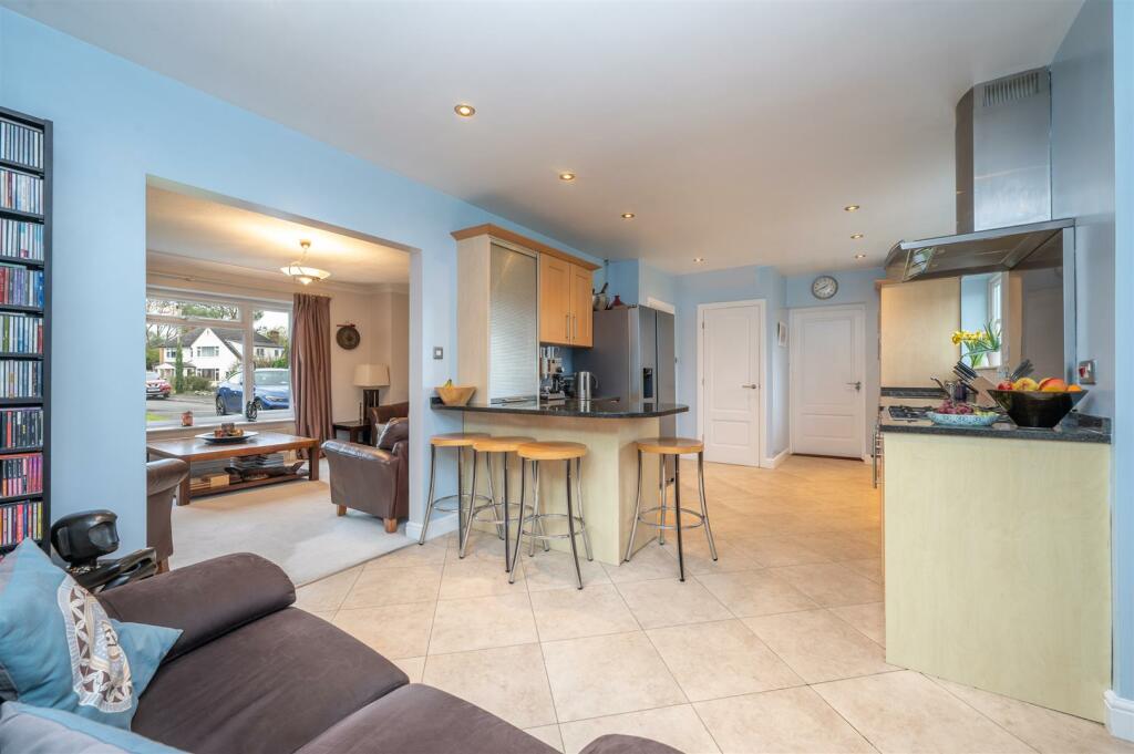 Additional property image - Trevelyan Close, Claverdon, Warwickshire