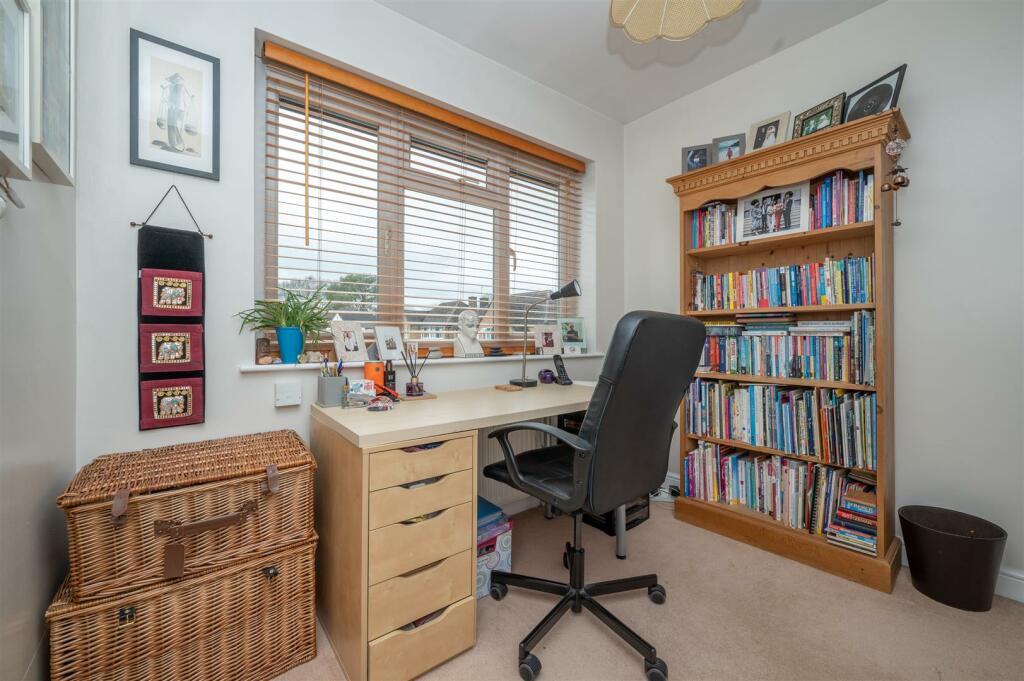 Additional property image - Trevelyan Close, Claverdon, Warwickshire