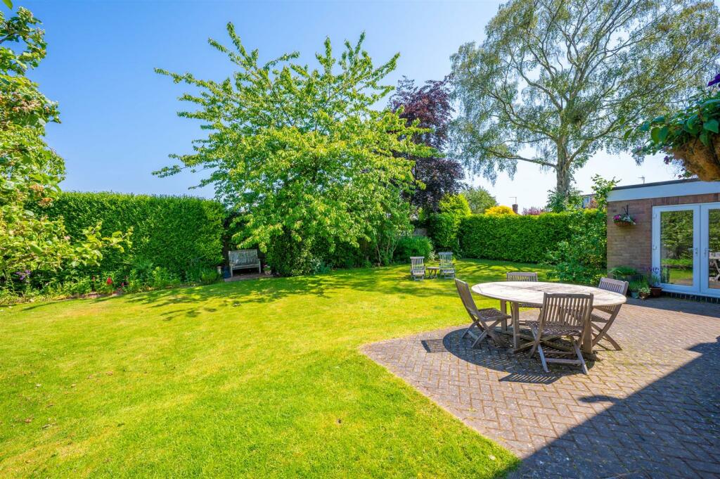 Additional property image - Trevelyan Close, Claverdon, Warwickshire