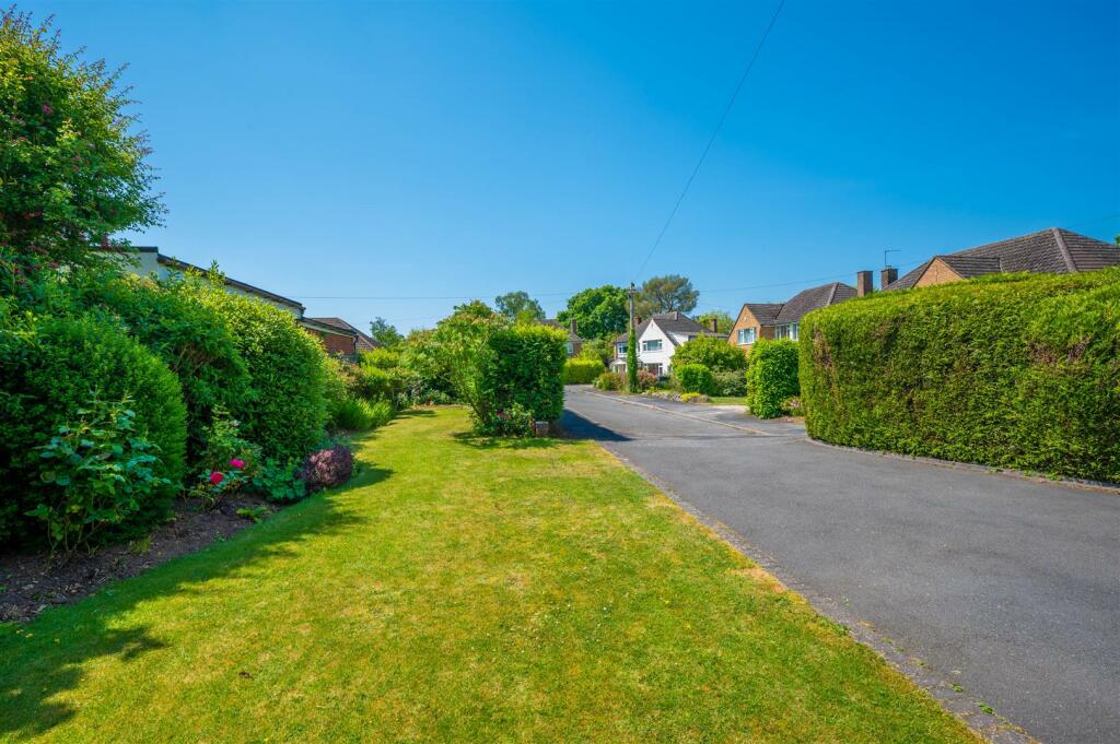 Additional property image - Trevelyan Close, Claverdon, Warwickshire