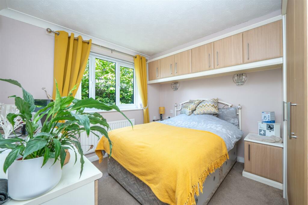 Additional property image - Chestnut Walk, Henley-In-Arden