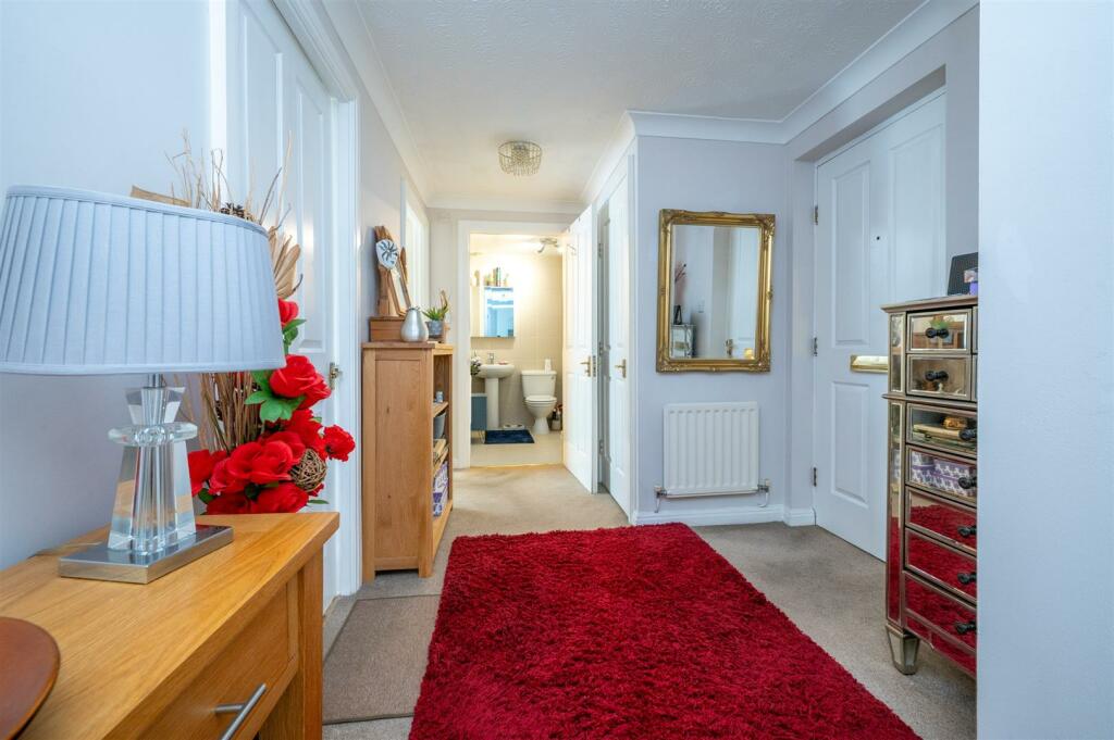 Additional property image - Chestnut Walk, Henley-In-Arden