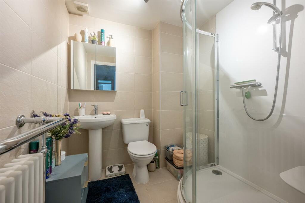 Additional property image - Chestnut Walk, Henley-In-Arden