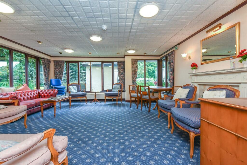Additional property image - Chestnut Walk, Henley-In-Arden