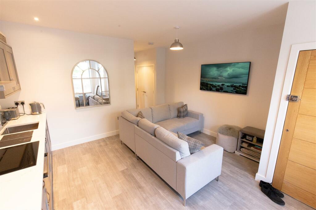 Additional property image - Apt. 1 The Elms, 14 High Street, Henley-In-Arden