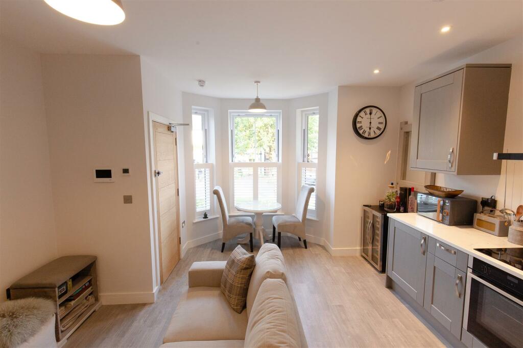 Additional property image - Apt. 1 The Elms, 14 High Street, Henley-In-Arden