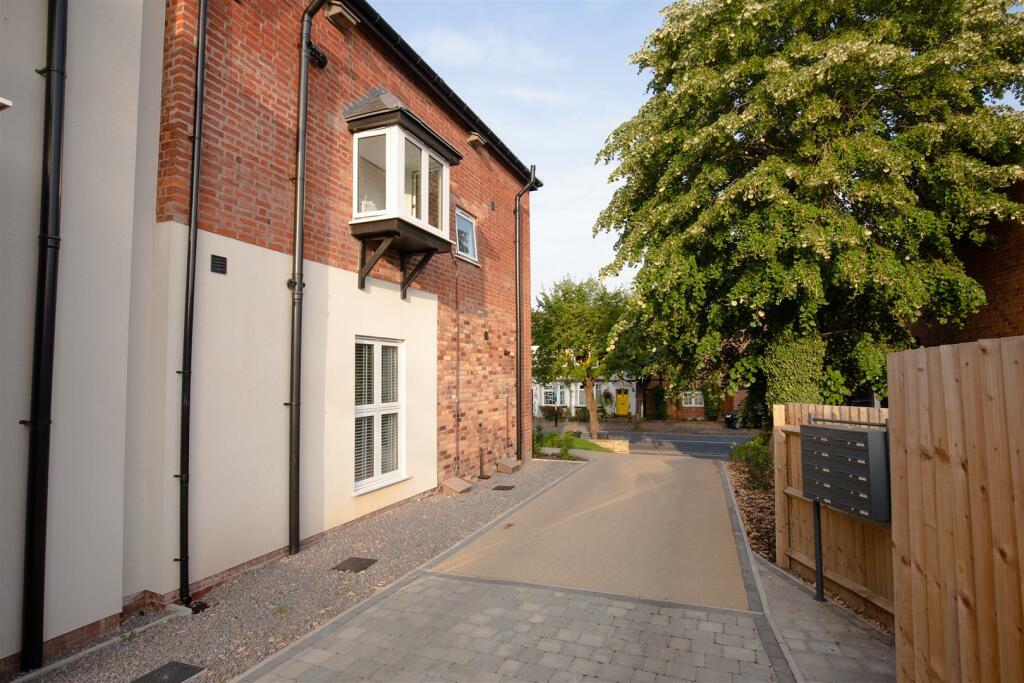 Additional property image - Apt. 1 The Elms, 14 High Street, Henley-In-Arden