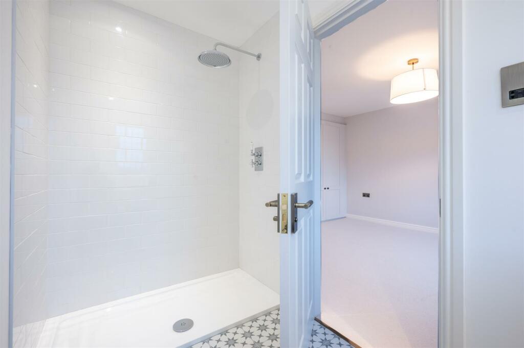 Additional property image - Old Warwick Road