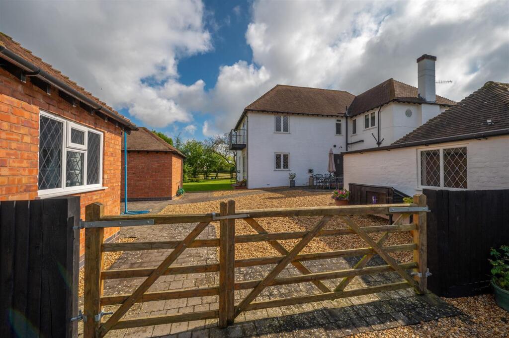 Additional property image - Stratford Road, Cranhill