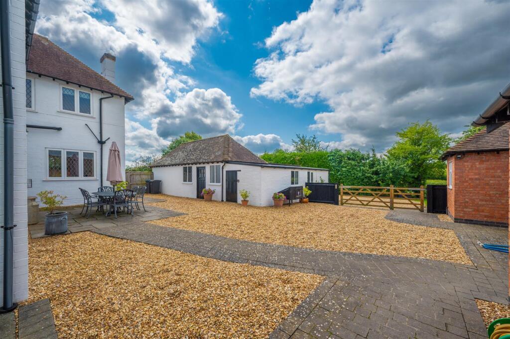 Additional property image - Stratford Road, Cranhill