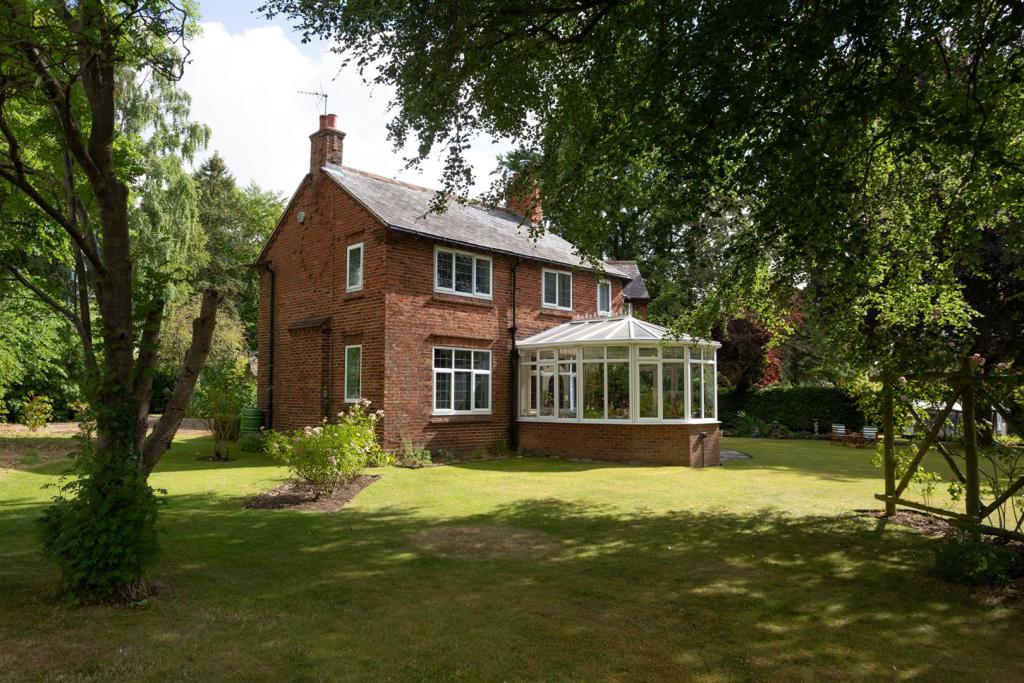 7 bedroom house for sale in Sandreith, Middlecave Road, Malton, YO17