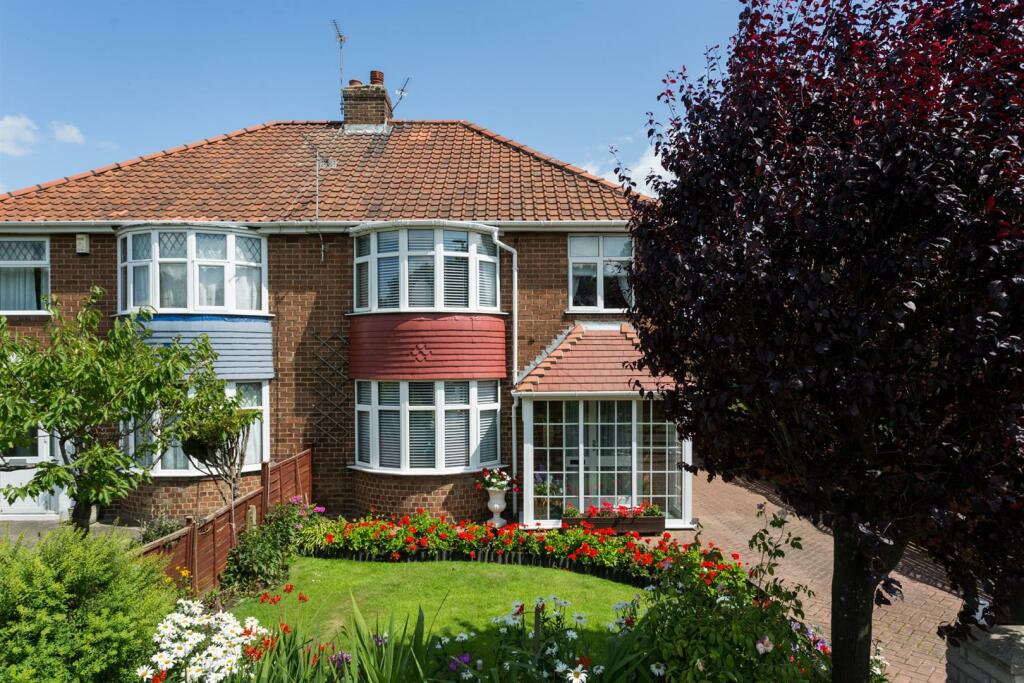 3 bedroom house for sale in Shipton Road, York, YO30