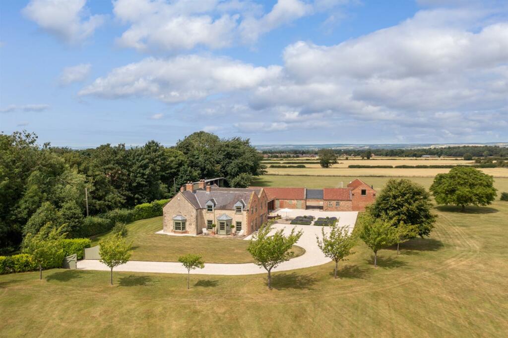 7 bedroom house for sale in Walnut Tree Farm, Thorpe Bassett, Malton, YO17