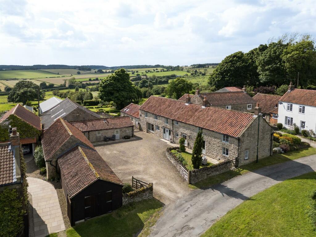 5 bedroom house for sale in Pond Farm, Newton on Rawcliffe, YO18