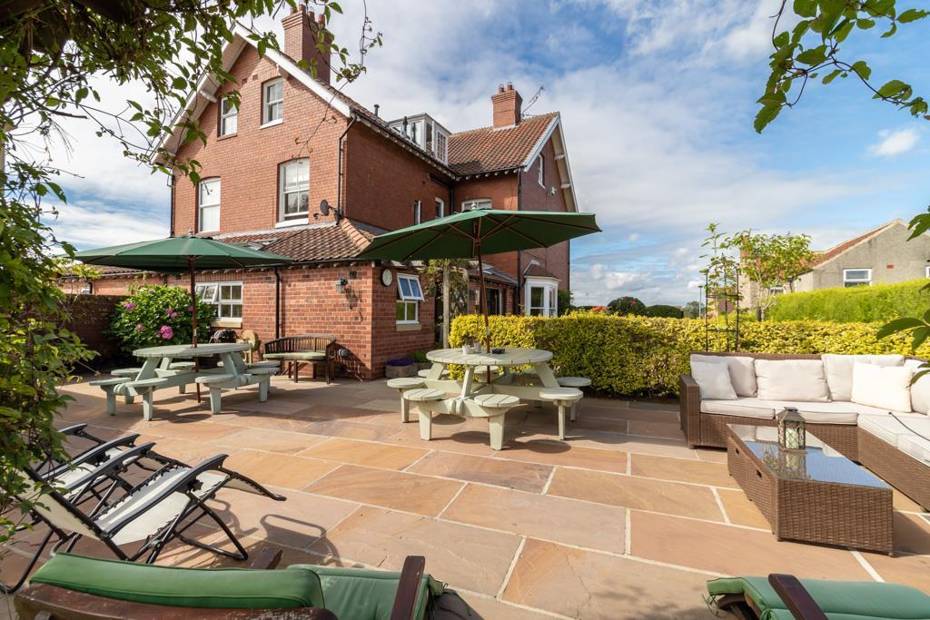 6 bedroom detached house for sale in Beagle House, West Lund Lane
