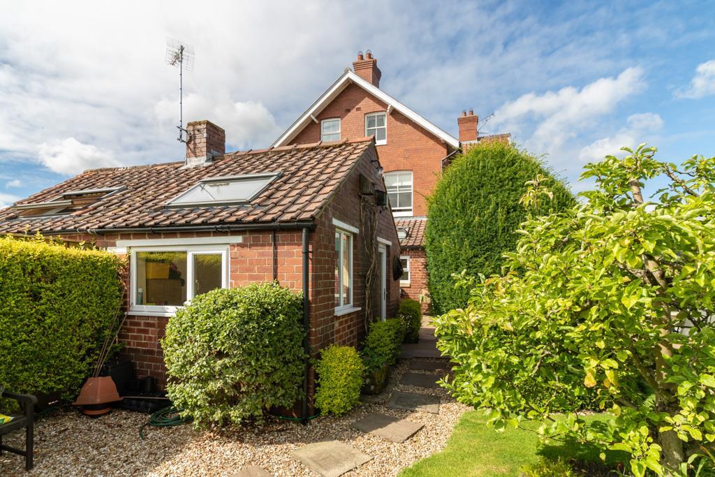 6 bedroom detached house for sale in Beagle House, West Lund Lane