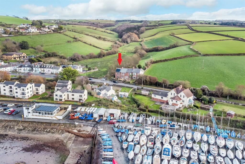 3 bedroom semidetached house for sale in Elm Terrace, Instow, EX39