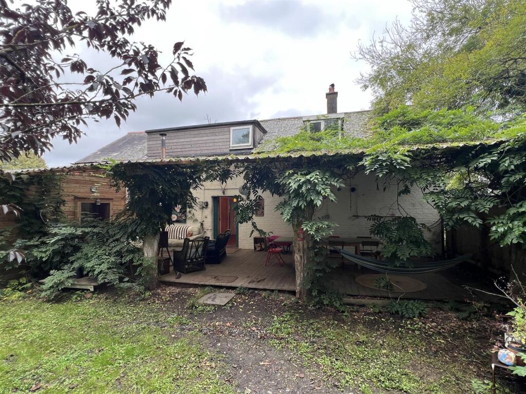 Main image of property: Langtree
