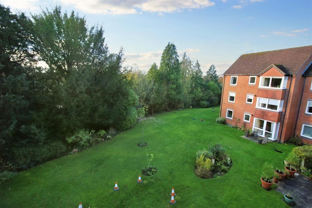 2 bedroom apartment for sale in Corfton Drive, Tettenhall, WV6