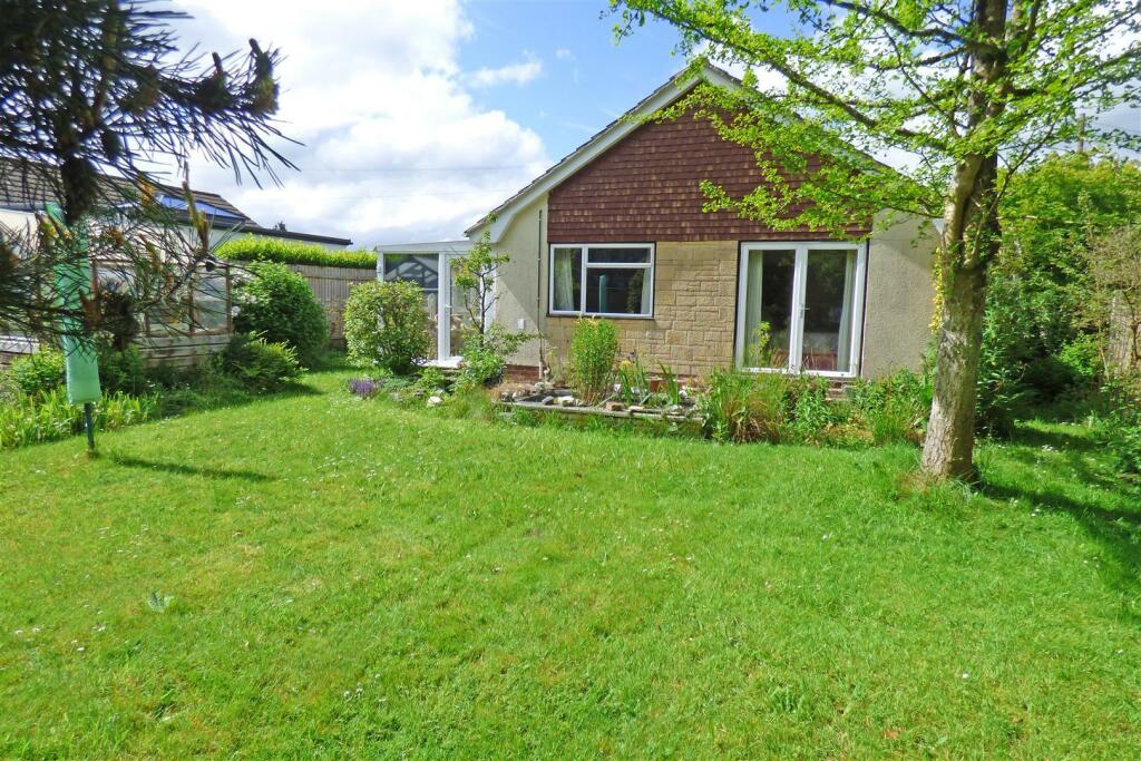 2 bedroom detached bungalow for sale in St. Johns Close, Donhead St
