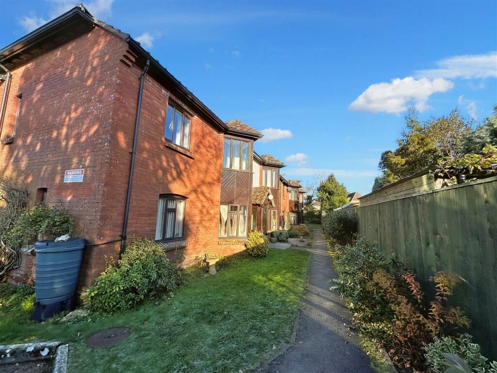 2 bedroom apartment for sale in St. Edwards Court, Shaftesbury, SP7