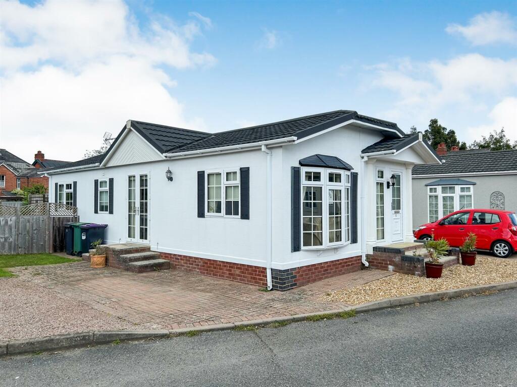 2 bedroom park home for sale in Old Stone Park, Whittington Road