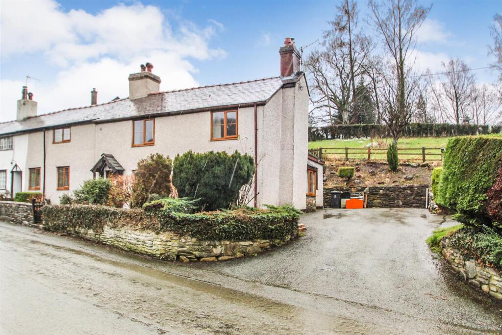 Main image of property: Llwynmawr, Llangollen